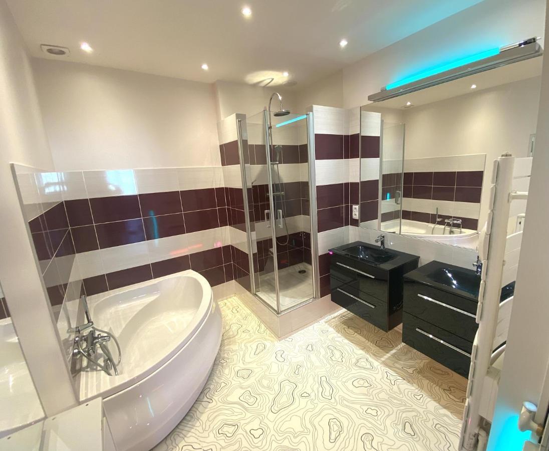 Floydroom'S Pau Chambre Hotes Dans Appartement Partage Proche Chateau Buitenkant foto